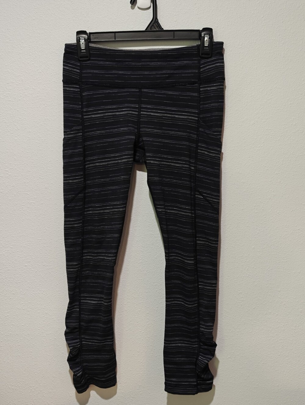 Lululemon Leggings Size 6  Pace Rival Crop 22" W6G64S Stripe Naval Blue Black - Picture 5 of 10